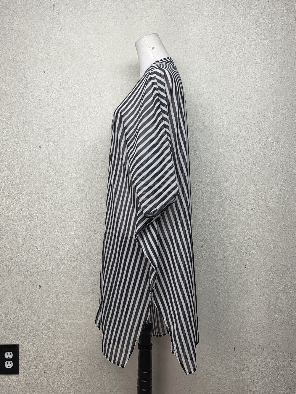Black & White Stripes Kimono Swimsuit Cover-up - Picture 5 of 6